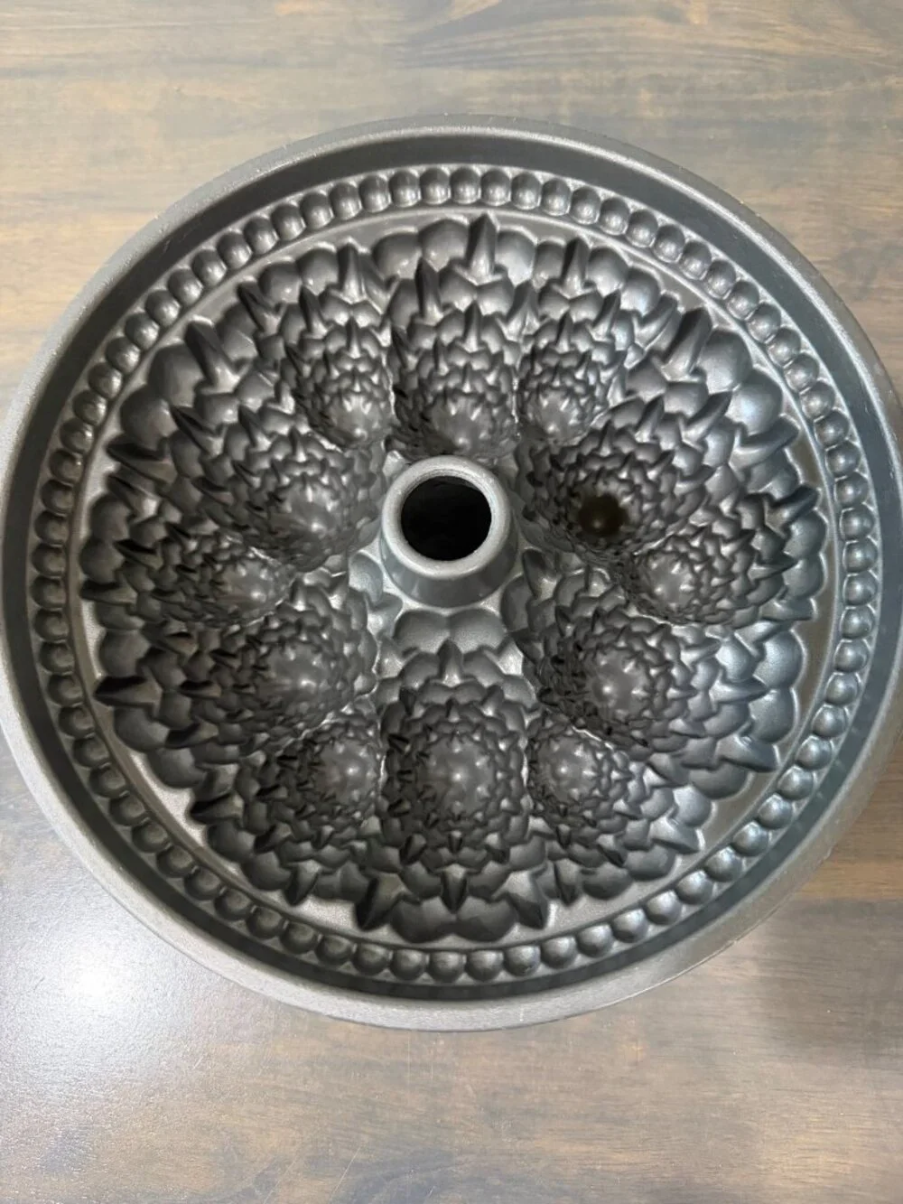 Nordic Ware Pine Forest Holiday Tree Bundt Cake Pan Great Condition